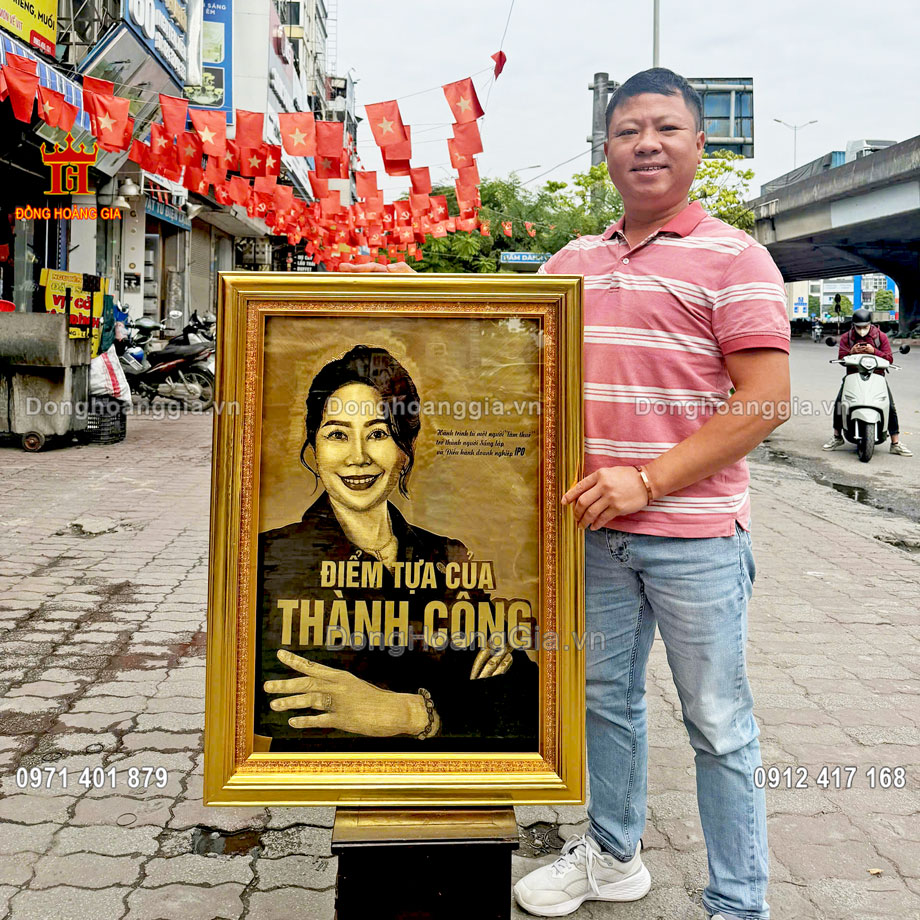 Tranh chân dung khách hàng được chế tác vô cùng tinh xảo